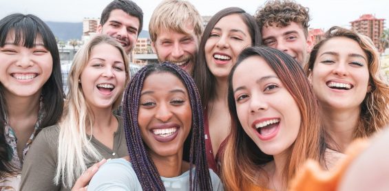 obcokrajowcy, studenci, erasmus, miasto, selfie