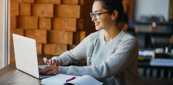 woman, laptop, cafe